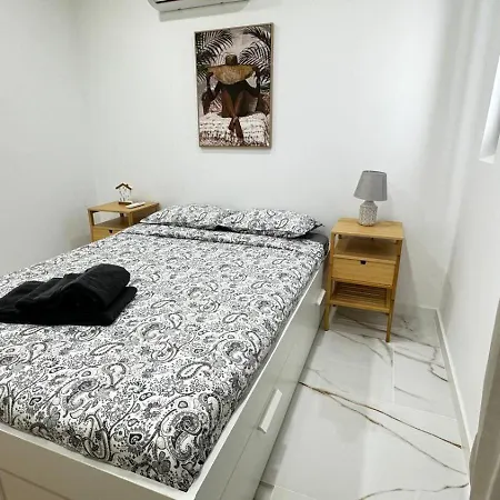 Diamond Apartment *